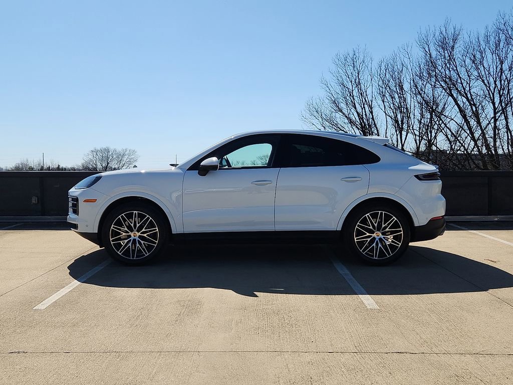 Certified 2025 Porsche Cayenne Coupe AWD/4WD image 2