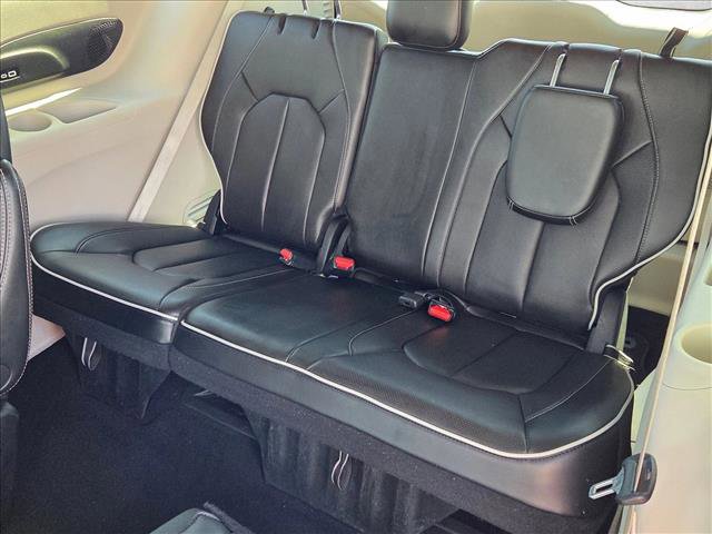 Used 2023 Chrysler Pacifica Limited image 21