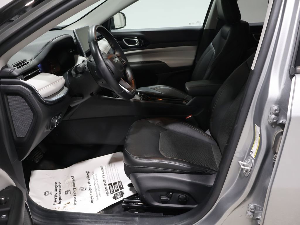 Used 2022 Jeep Compass Limited image 11