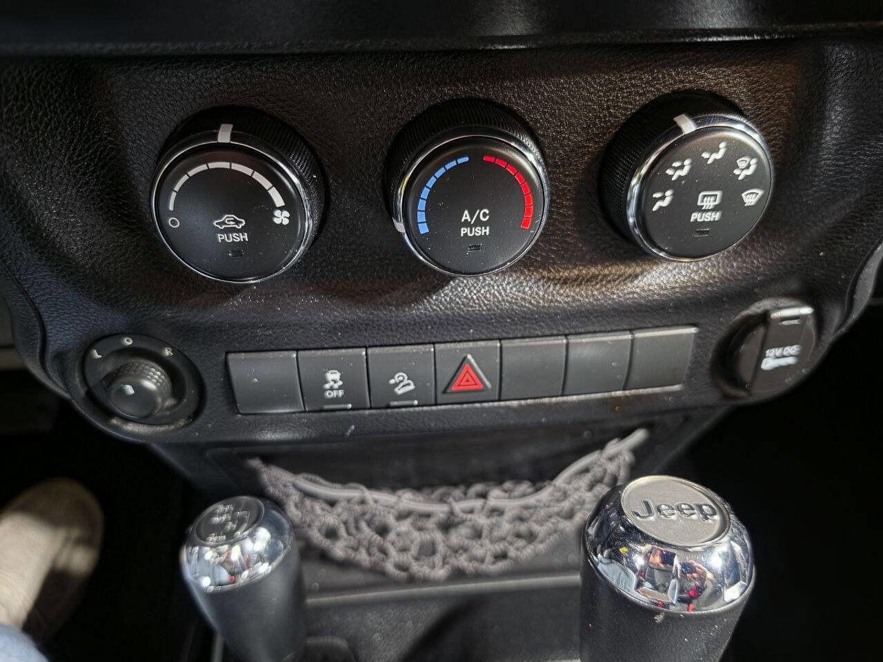 Used 2012 Jeep Wrangler Sport AWD/4WD image 29