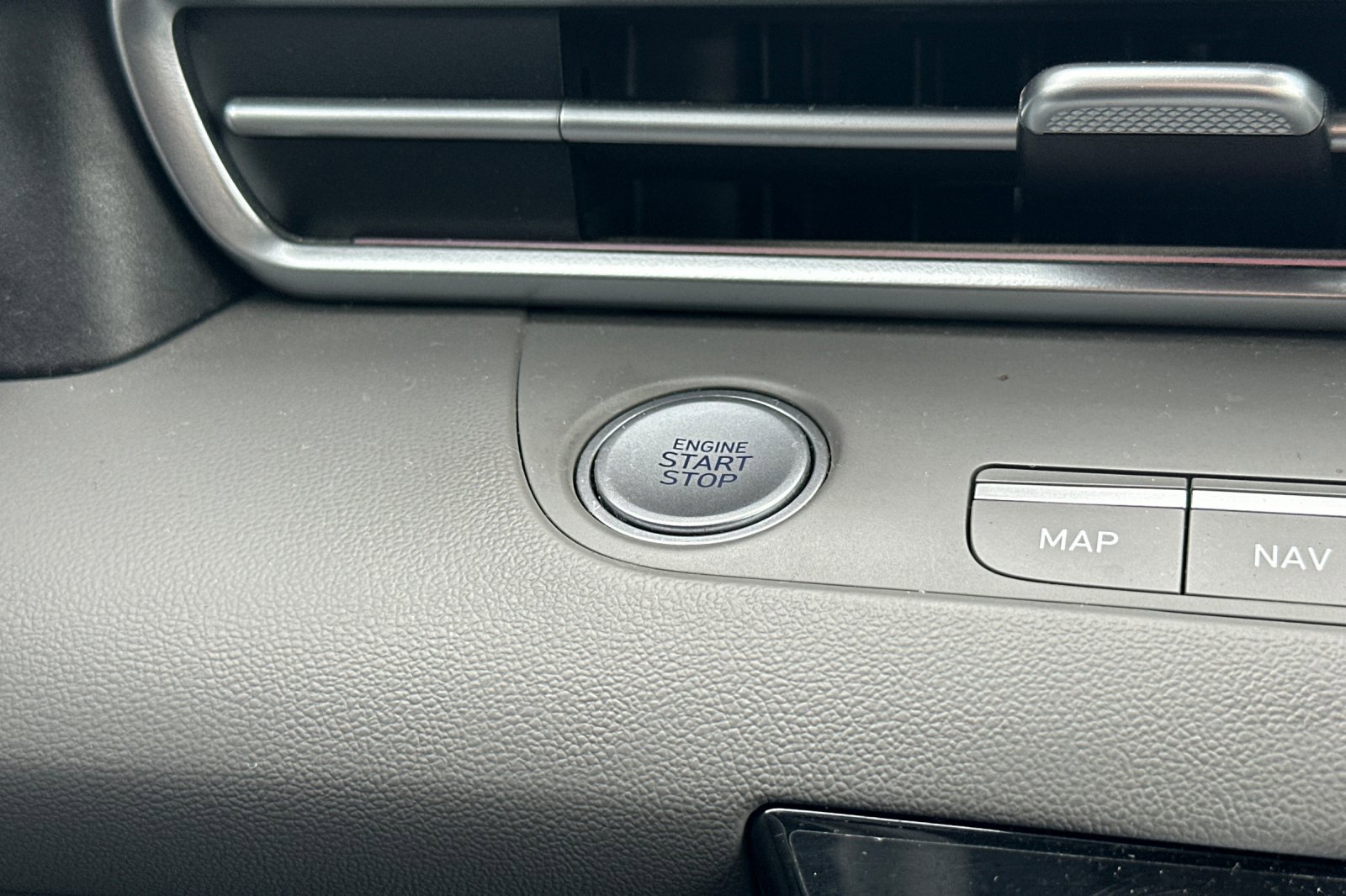 Certified 2024 Hyundai Elantra Blue FWD image 22