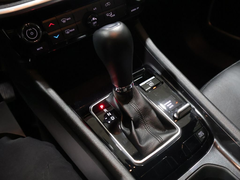 Used 2023 Jeep Compass Latitude image 27