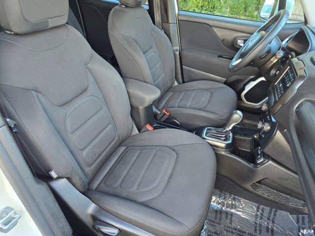 Used 2020 Jeep Renegade Latitude image 16