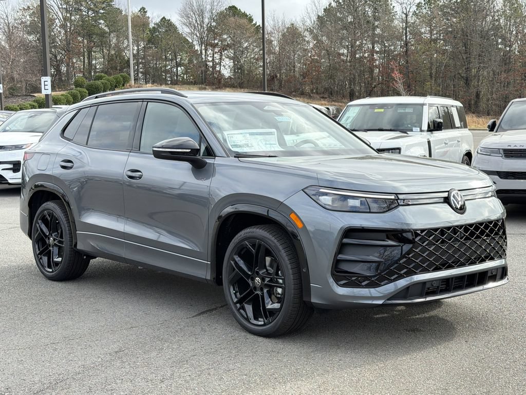 New 2026 Volkswagen Tiguan SE R-Line FWD image 7