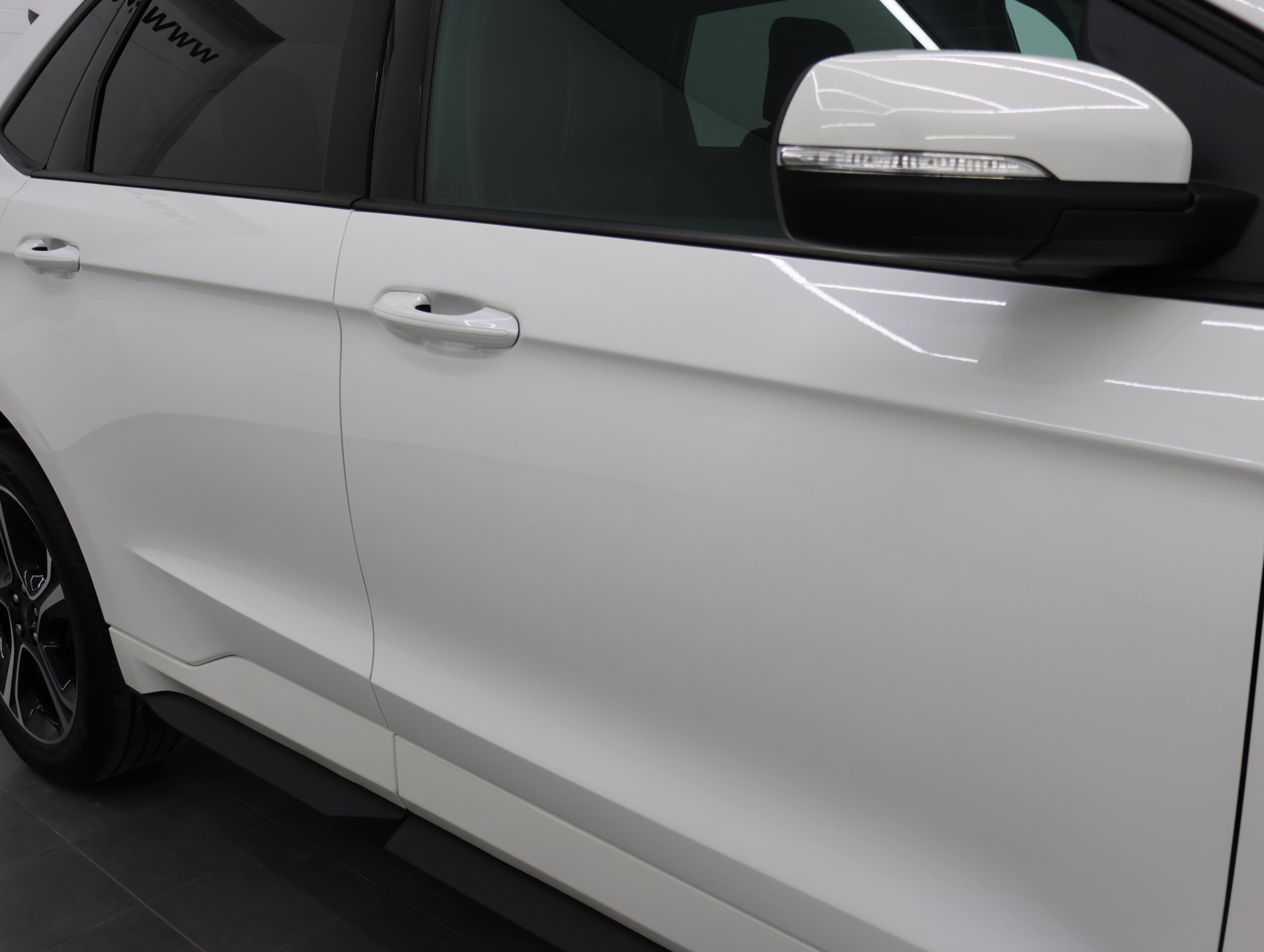 Used 2023 Ford Edge ST image 23