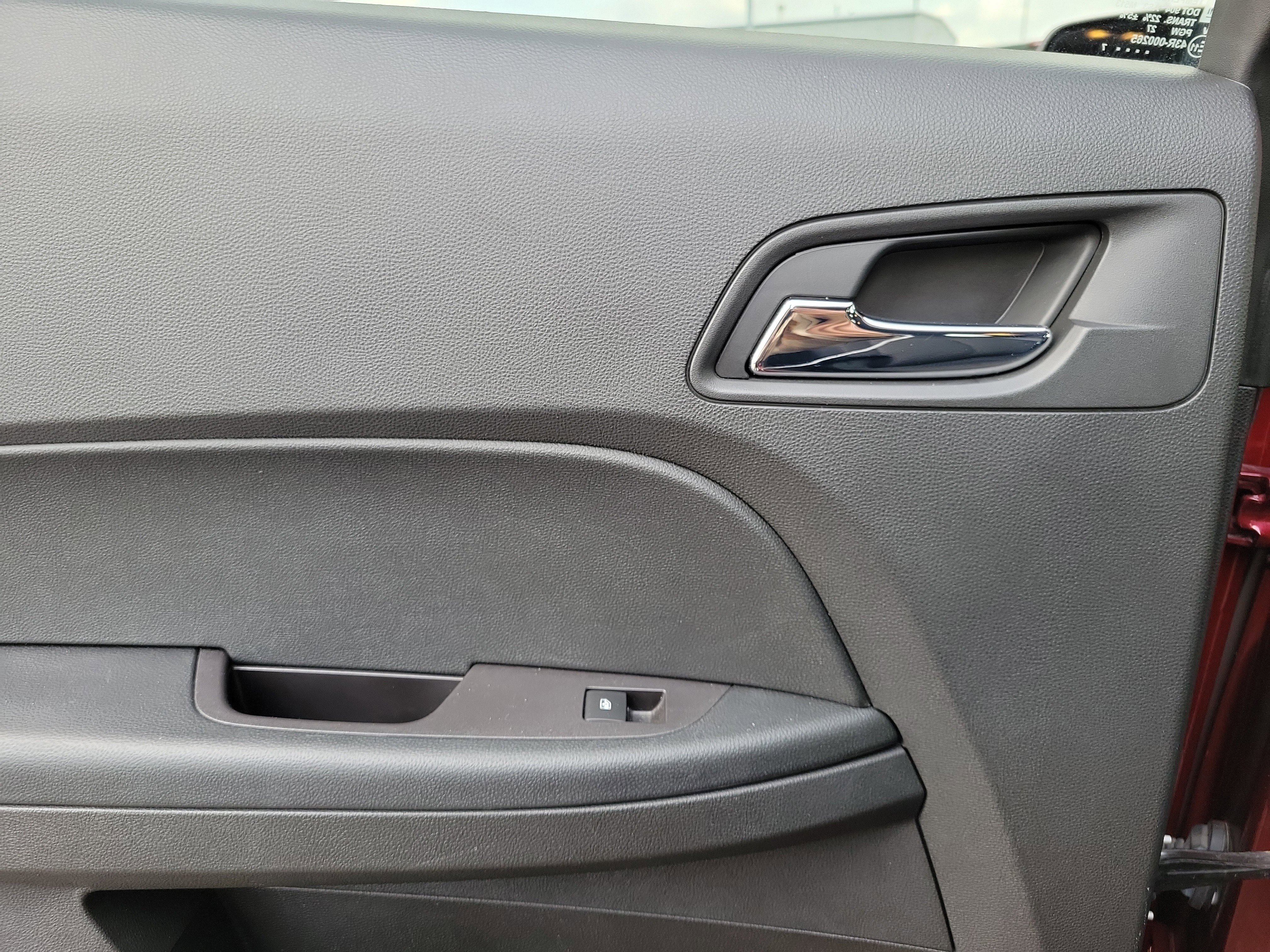 Used 2017 Chevrolet Equinox LT image 12