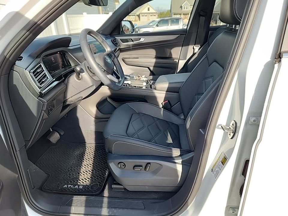 Used 2025 Volkswagen Atlas Cross Sport SE image 20