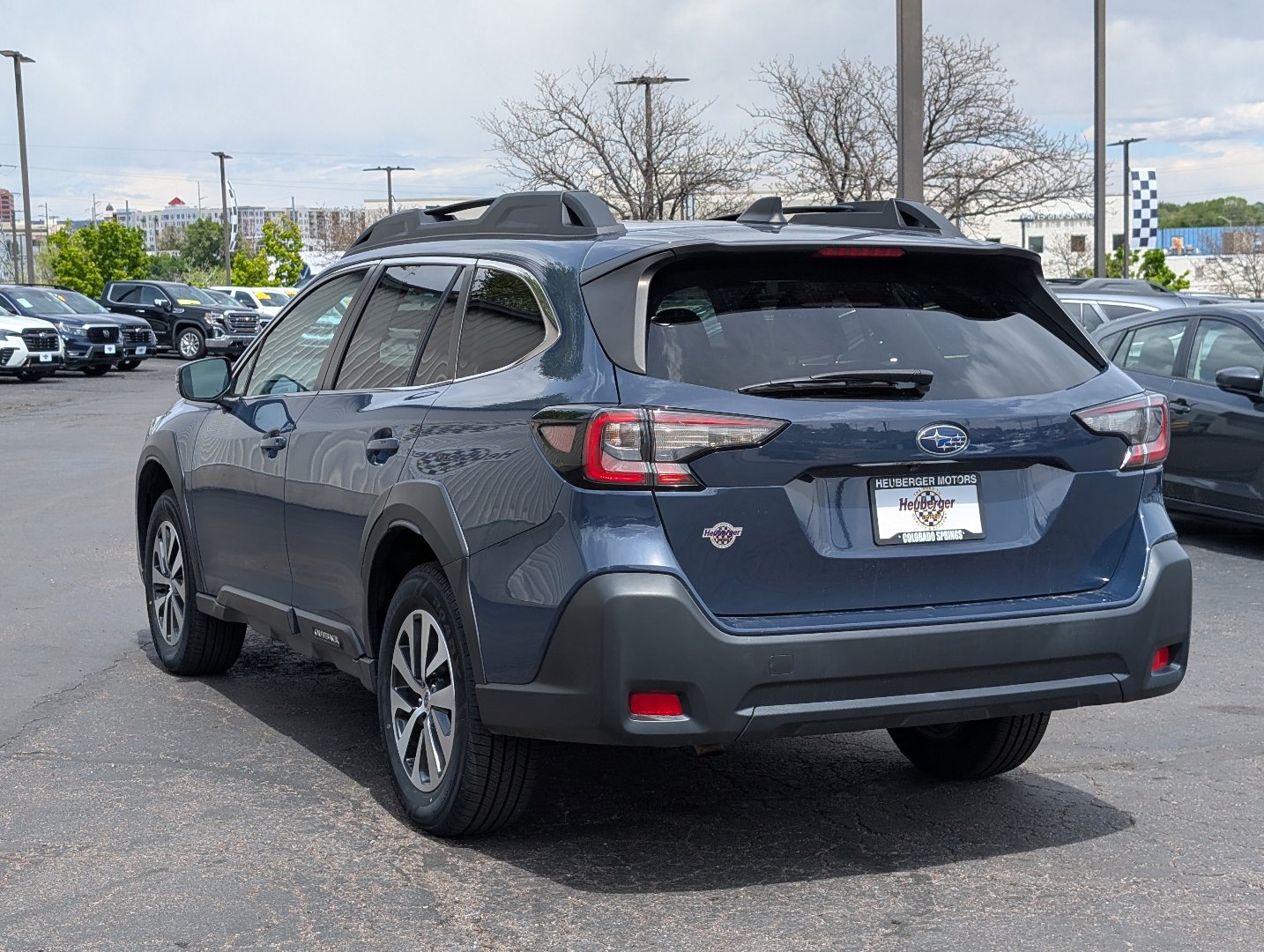 Used 2023 Subaru Outback Premium AWD/4WD image 5