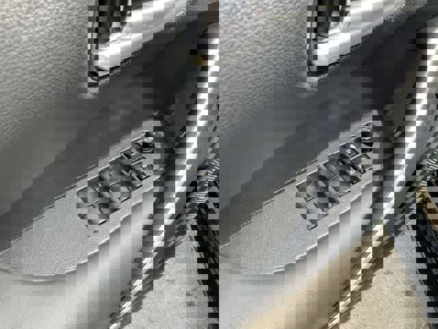 Used 2023 Toyota Corolla SE w/ Carpet Mat Package (TMS) image 14