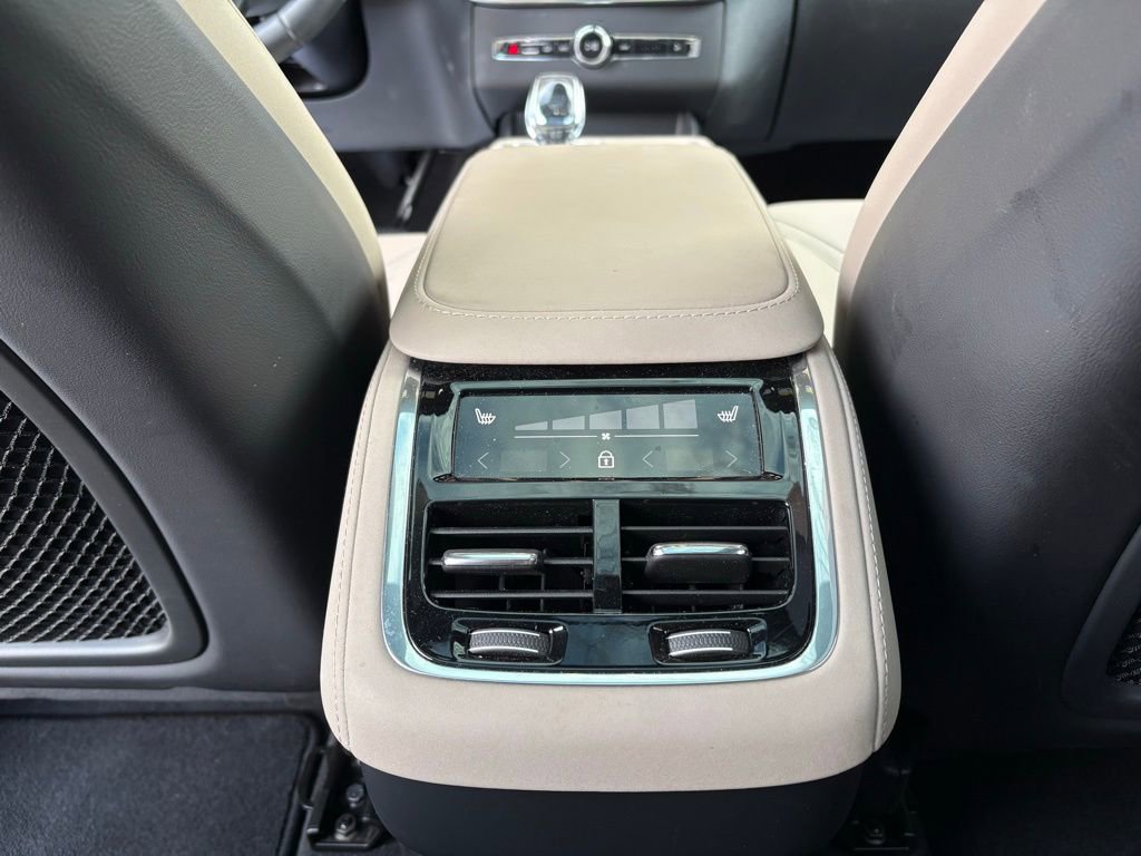 Used 2025 Volvo XC90 B6 Plus image 44