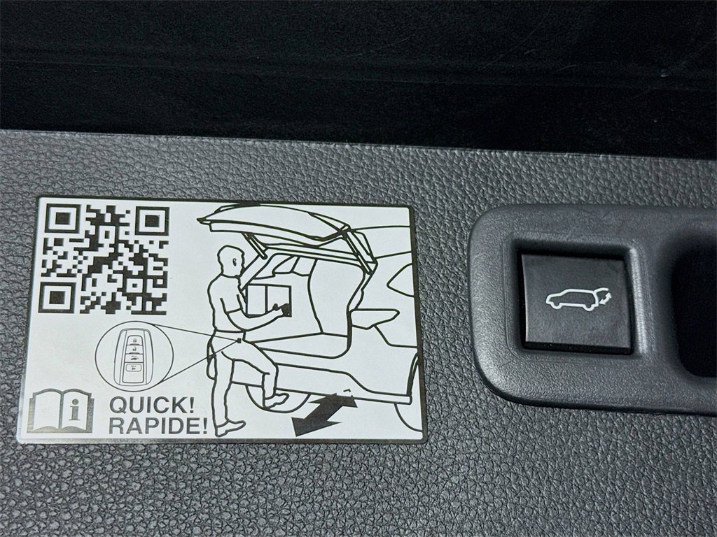 Used 2023 Toyota Highlander Limited image 29