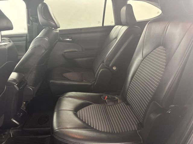 Used 2023 Toyota Highlander XSE FWD image 20