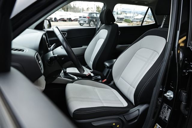 Used 2024 Hyundai Venue SEL image 19