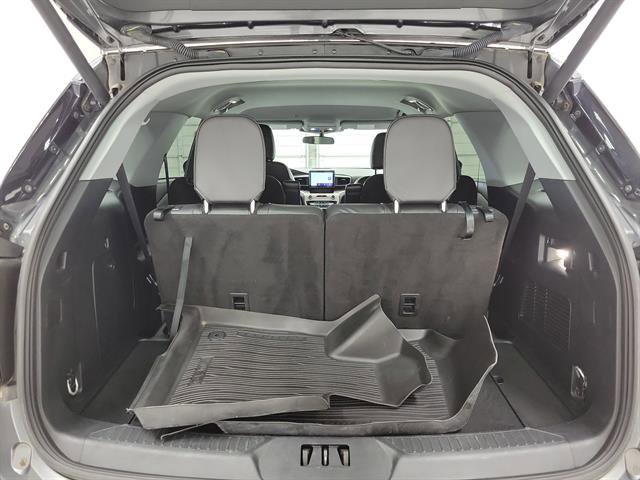 Used 2023 Ford Explorer XLT w/ Equipment Group 202A image 8