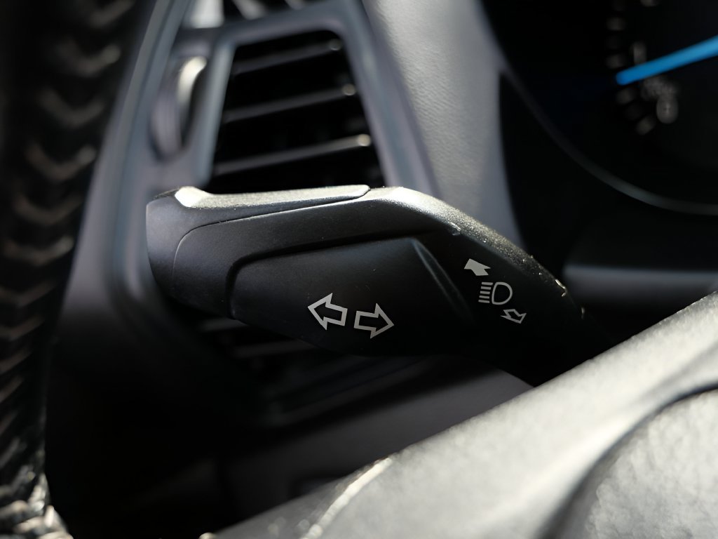 Used 2019 Ford Escape SEL AWD/4WD image 25