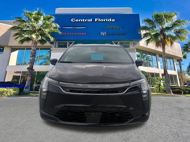 New 2027 Chrysler Pacifica Limited FWD image 3