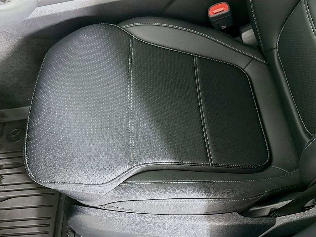 Used 2026 Mercedes-Benz GLC 300 4MATIC image 17