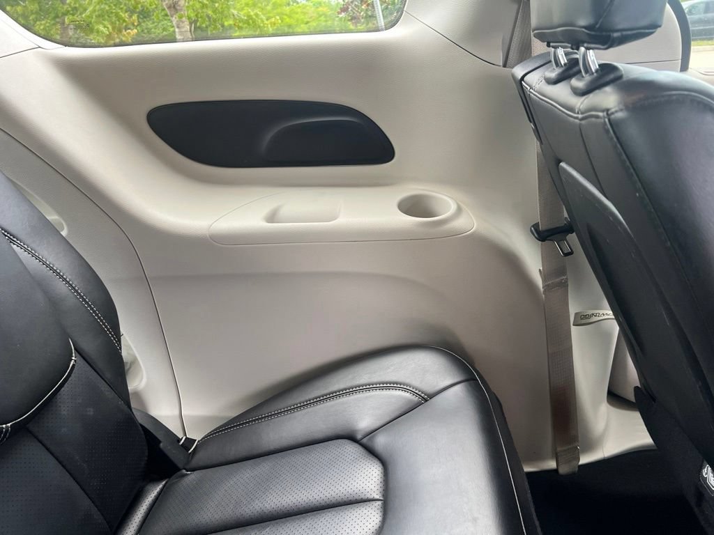 Used 2023 Chrysler Pacifica Touring-L FWD image 26