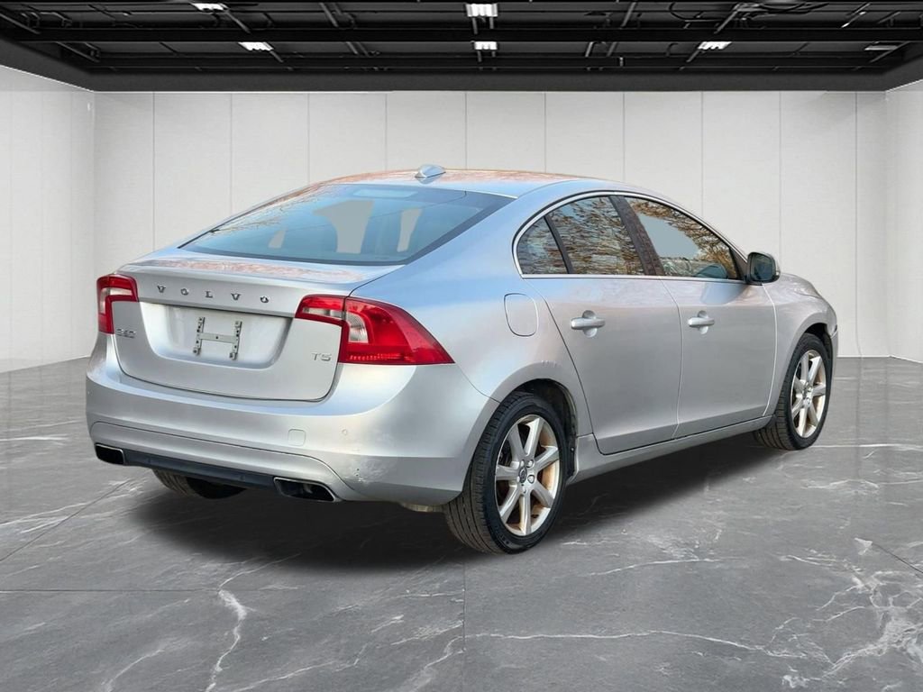 Used 2016 Volvo S60 T5 Premier image 5