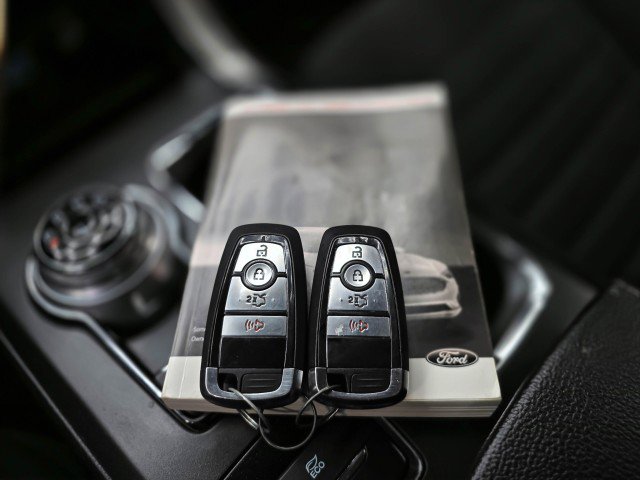 Used 2020 Ford Fusion SE FWD image 39