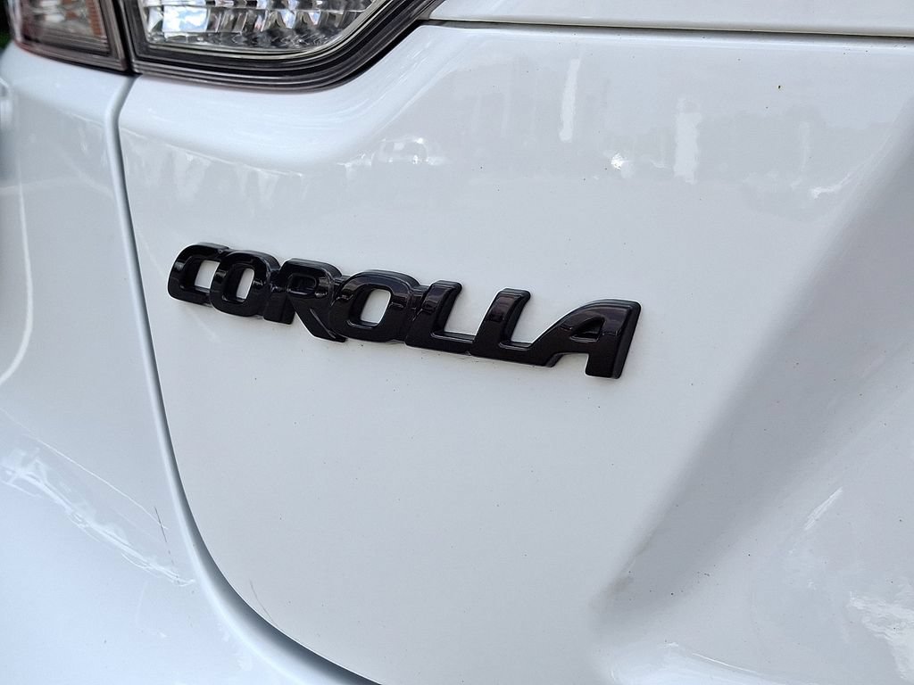 Used 2024 Toyota Corolla SE w/ SE Premium Package FWD image 30