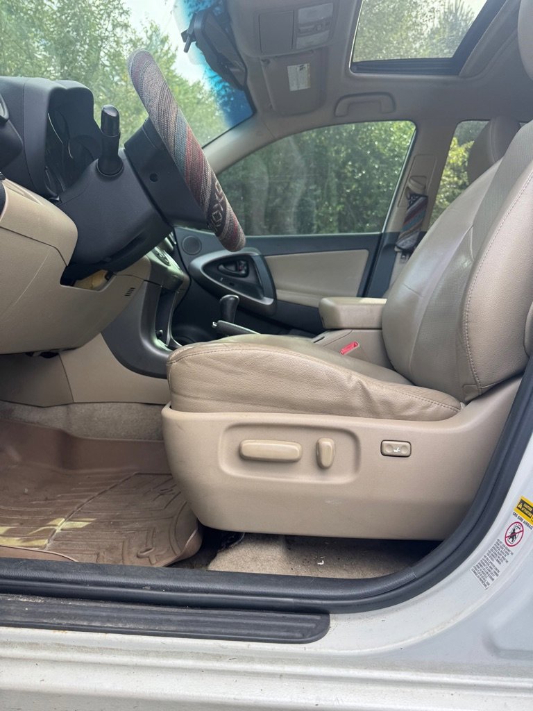 Used 2012 Toyota RAV4 Limited image 17