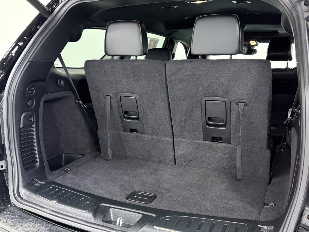 Certified 2022 Dodge Durango R/T w/ Blacktop Package image 17