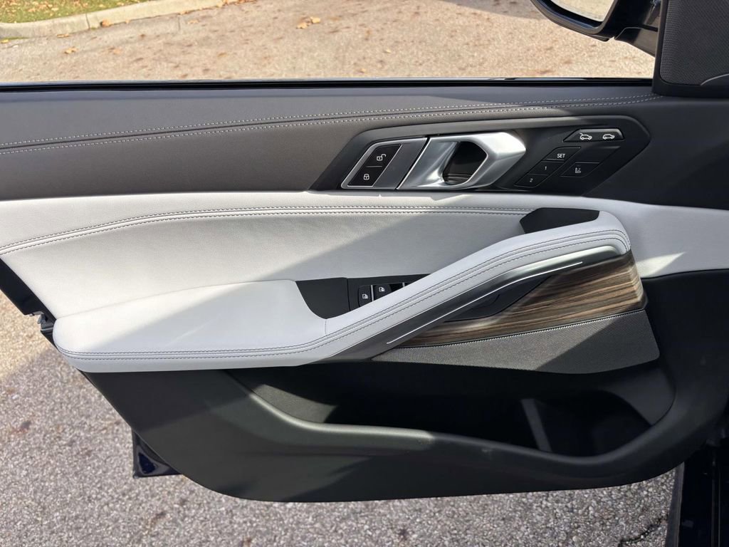 New 2026 BMW X6 xDrive40i image 11