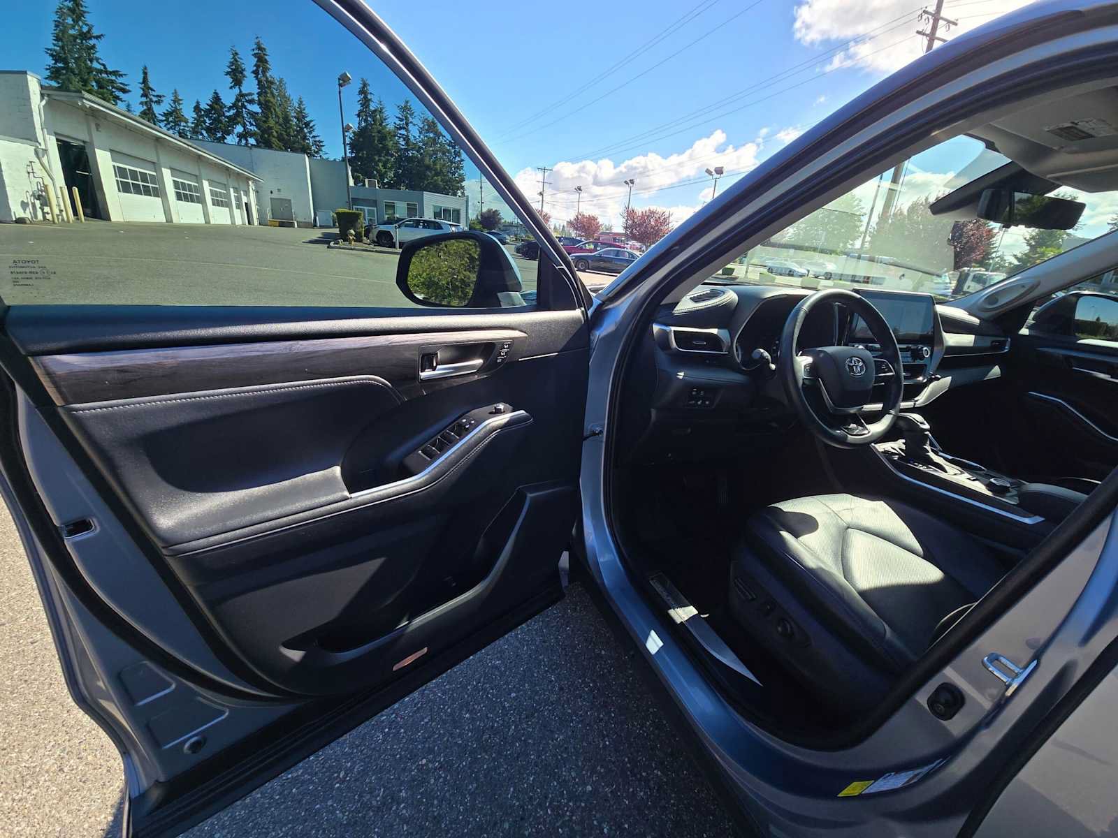 Used 2021 Toyota Highlander Platinum AWD/4WD image 20