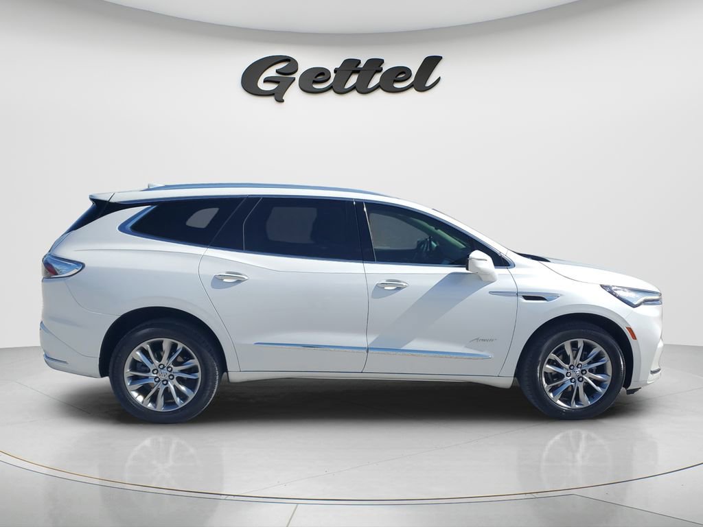 Used 2023 Buick Enclave Avenir w/ Avenir Technology Package image 4