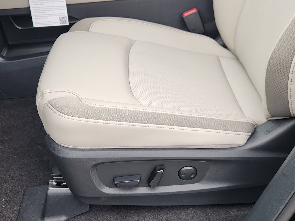 New 2026 Nissan Pathfinder SL w/ SL Premium Package FWD image 18