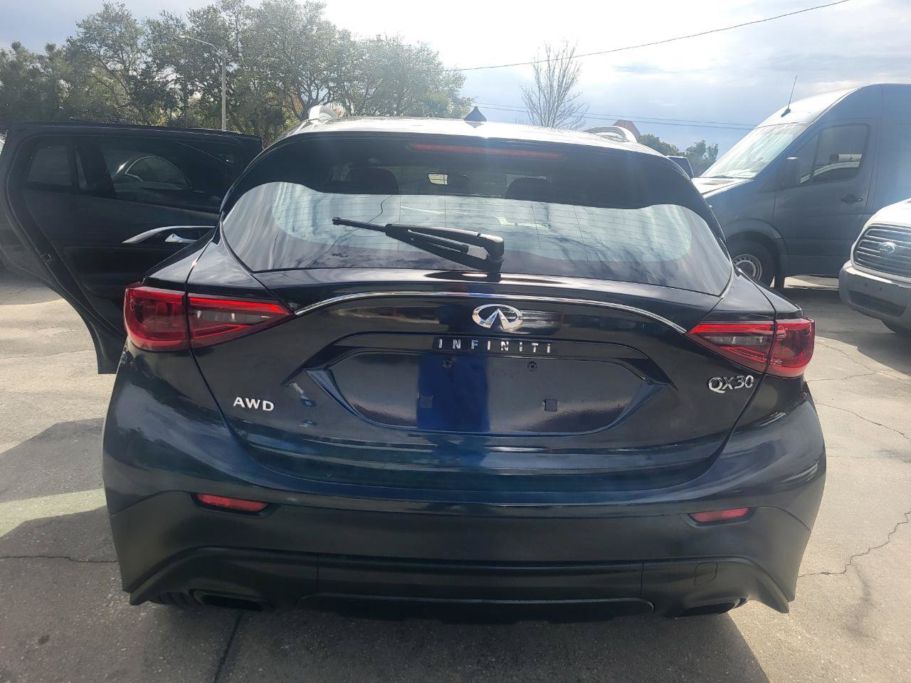 Used 2017 INFINITI QX30 AWD image 97