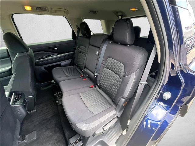 Used 2022 Nissan Pathfinder SV FWD image 27