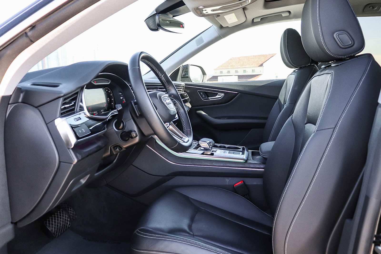 Used 2022 Audi Q8 Premium Plus image 24