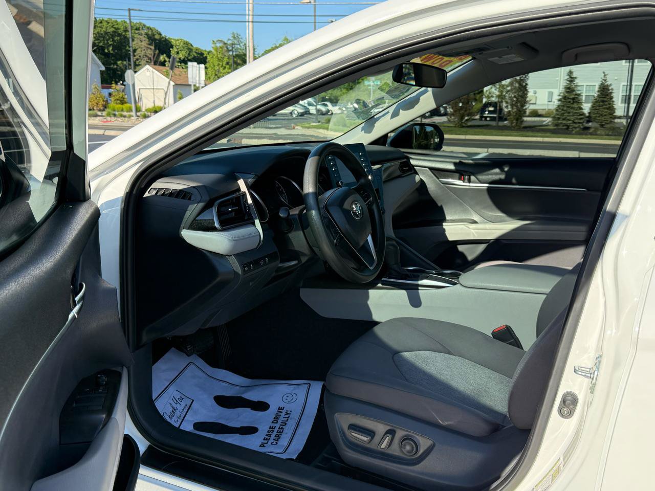Used 2021 Toyota Camry LE FWD image 10