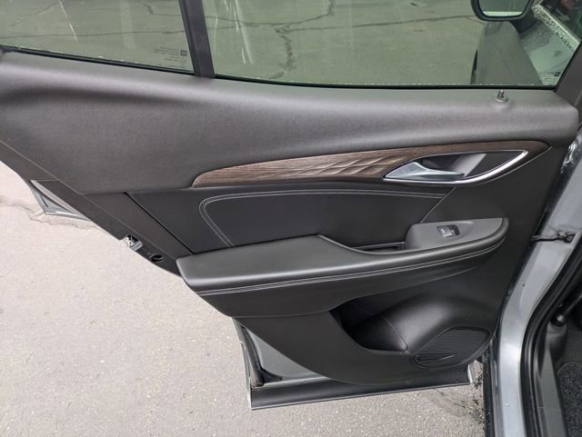 Used 2023 Buick Envision Avenir image 30