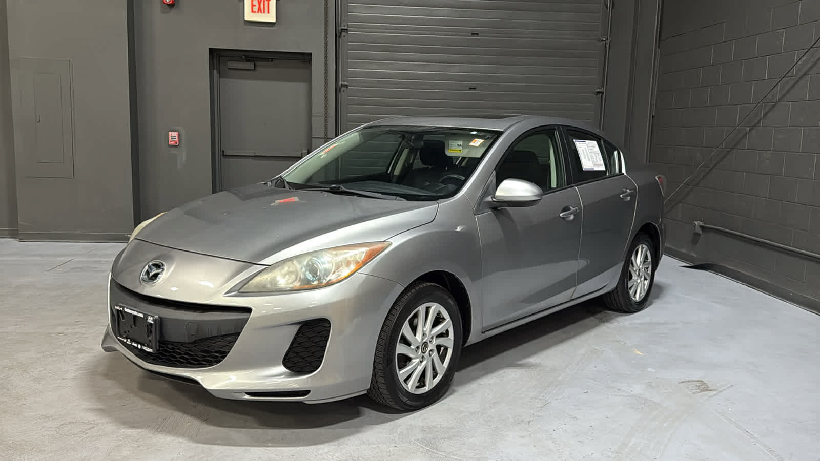Used 2013 MAZDA MAZDA3 i Touring w/ Preferred Equipment Pkg FWD image 3