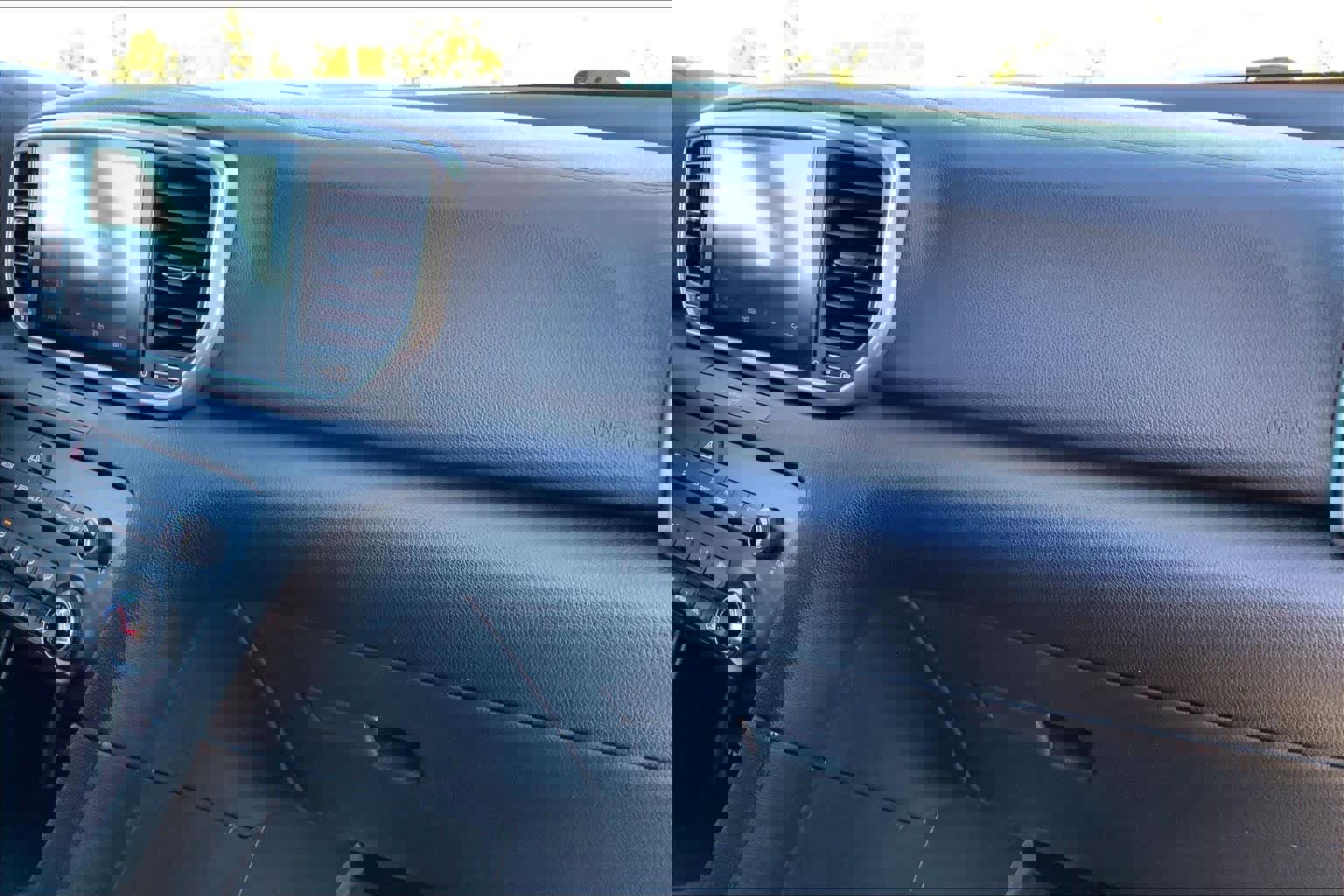 Used 2020 Kia Sportage LX image 18