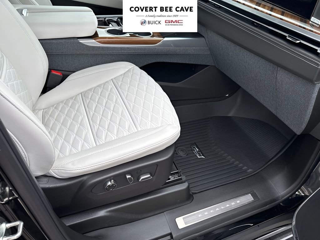 Used 2026 Cadillac Escalade Platinum Sport w/ LPO, Floor Liner Package image 18