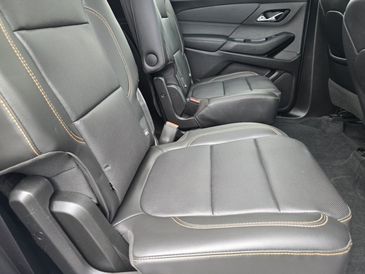 Used 2021 Chevrolet Traverse Premier w/ Redline Edition AWD/4WD image 21