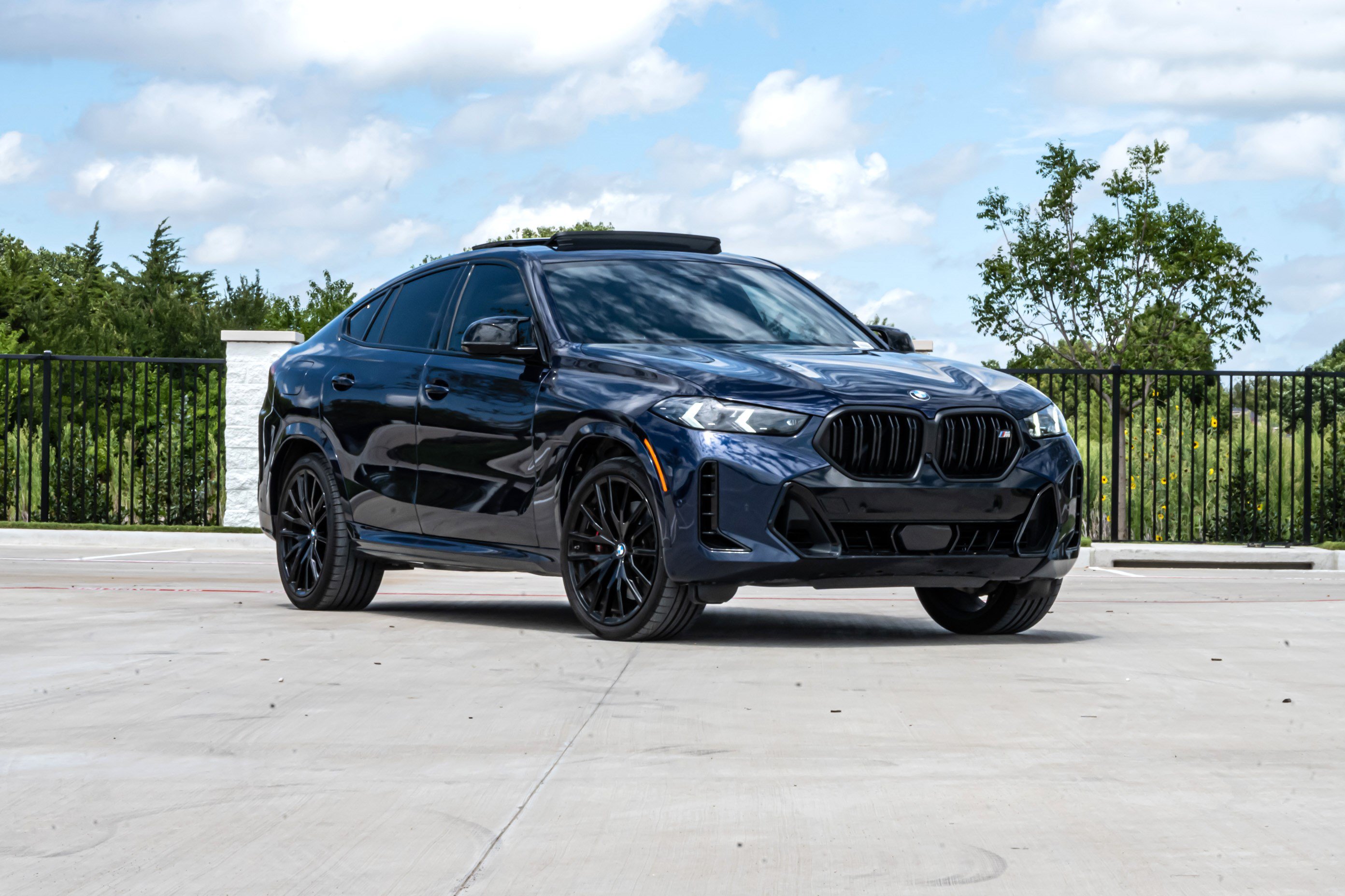 Used 2025 BMW X6 M60i AWD/4WD image 2
