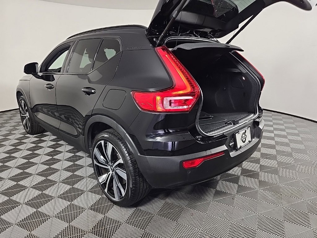 Used 2021 Volvo XC40 P8 Recharge w/ Advanced Package image 10