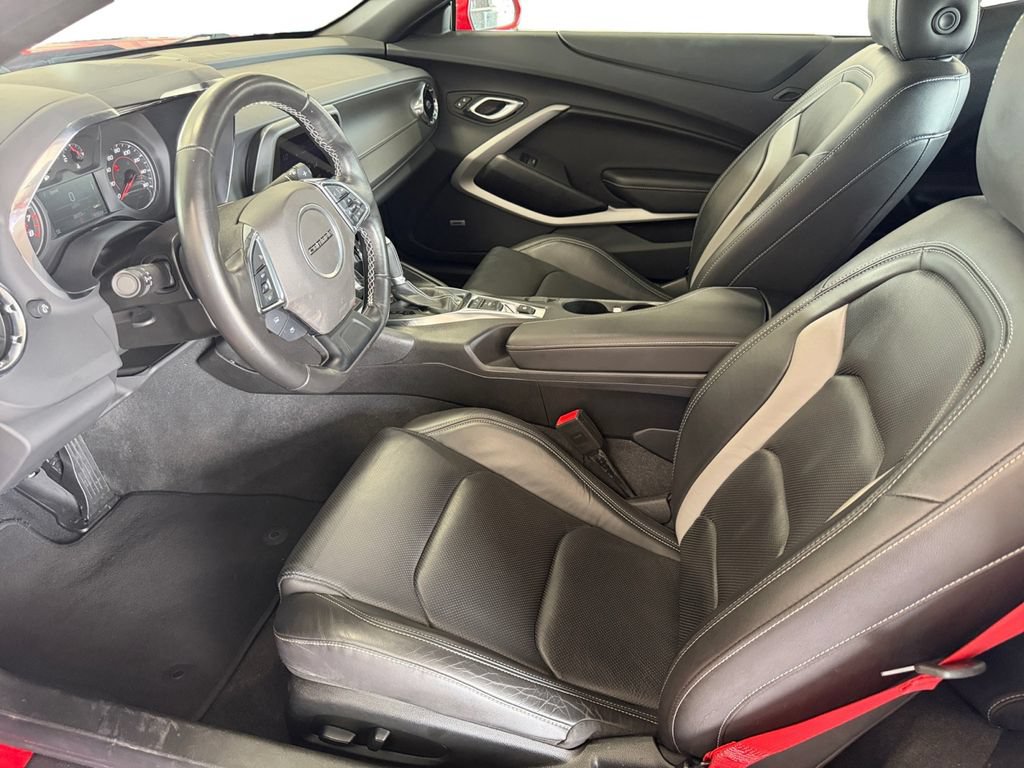 Used 2024 Chevrolet Camaro LT w/ Technology Package RWD image 10