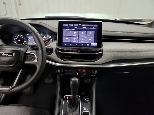 Used 2024 Jeep Compass Latitude AWD/4WD image 24