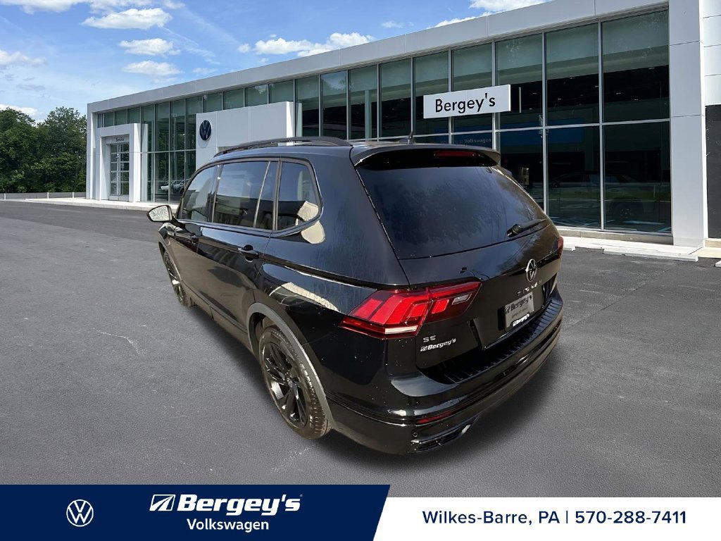 Used 2024 Volkswagen Tiguan SE R-Line AWD/4WD image 5