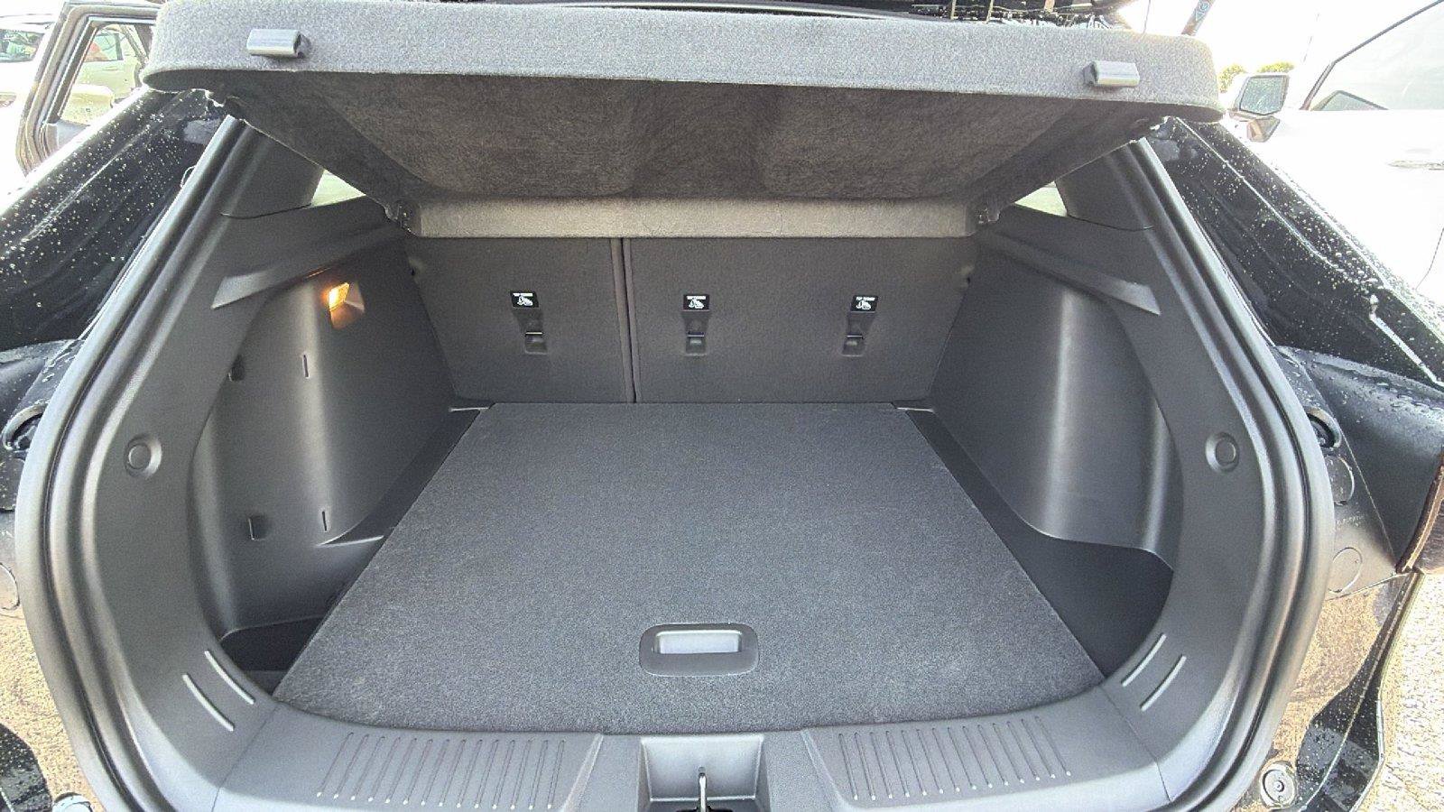 New 2026 Chevrolet Trax RS w/ Sunroof Package FWD image 15