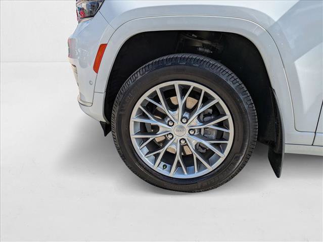 Used 2023 Jeep Grand Cherokee L Summit w/ Advanced Protech Group IV image 27