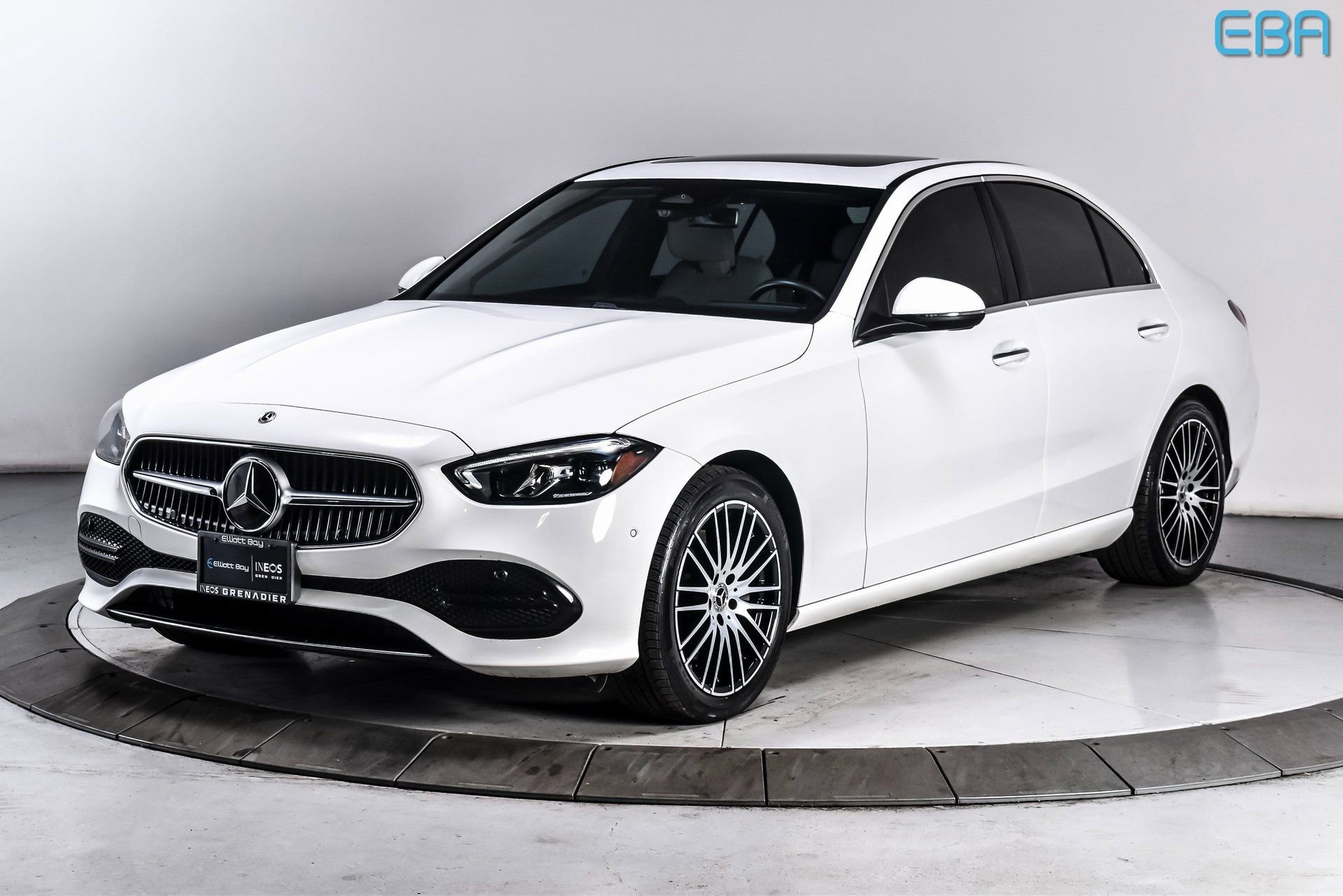 Used 2024 Mercedes-Benz C 300 4MATIC Sedan image 2