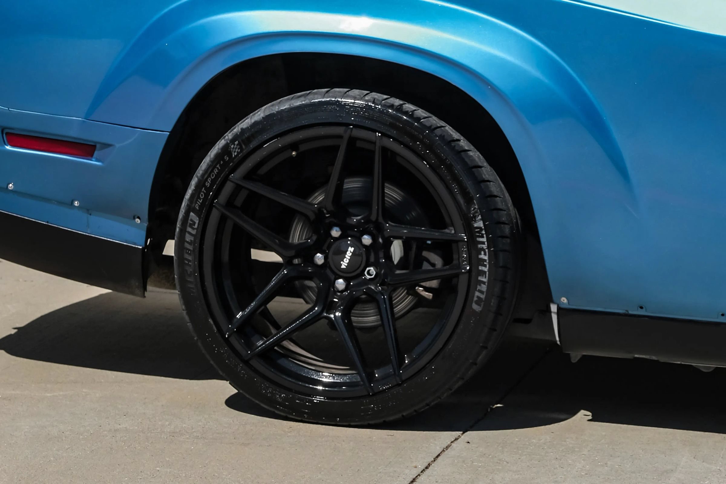Used 2015 Dodge Challenger R/T RWD image 39