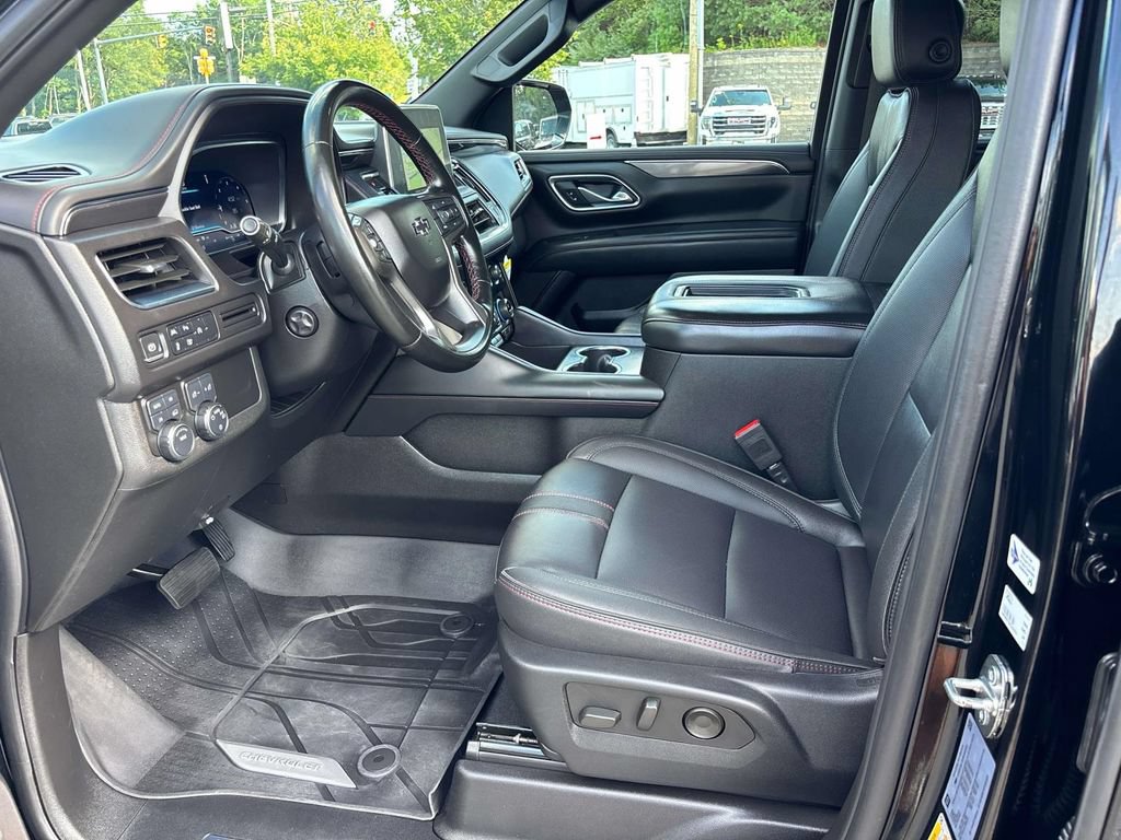 Used 2024 Chevrolet Tahoe RST w/ Luxury Package AWD/4WD image 17